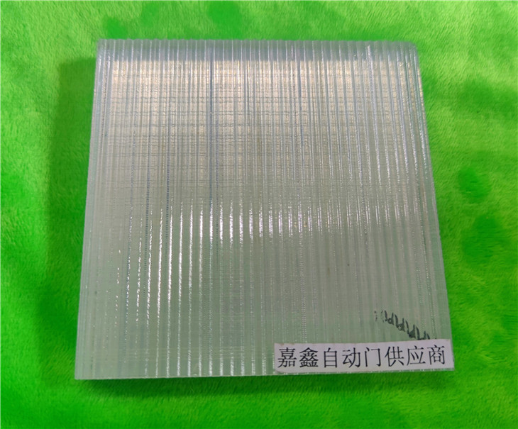 珠海夾膠安全玻璃  藝術(shù)玻璃 夾絲玻璃 夾絹裝飾玻璃.jpg