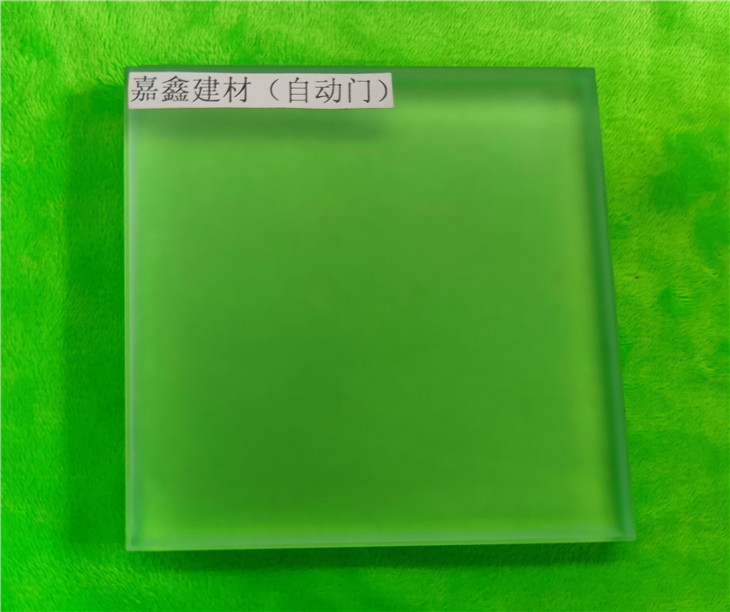 中山夾絲玻璃樣板 夾絲隔斷 夾絲屏風(fēng) 夾絲夾膠推拉門(mén) 夾絲書(shū)柜.jpg